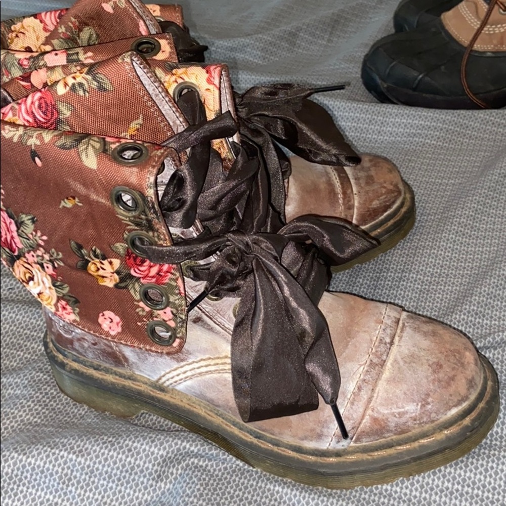 Doc Martens brown size 8